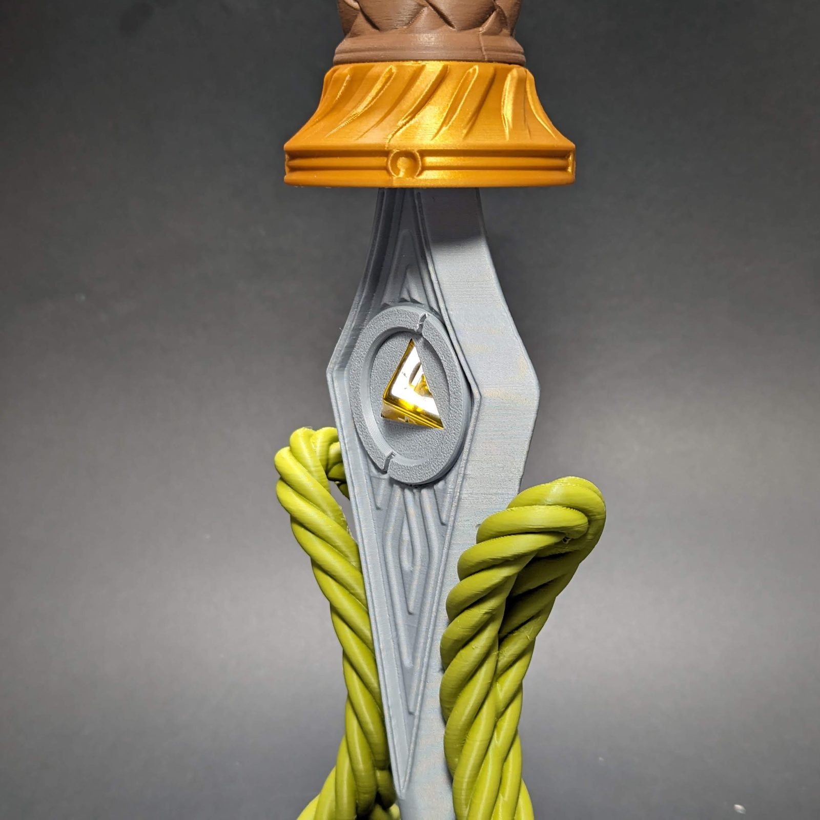 554 Dice Dagger Stand view 4