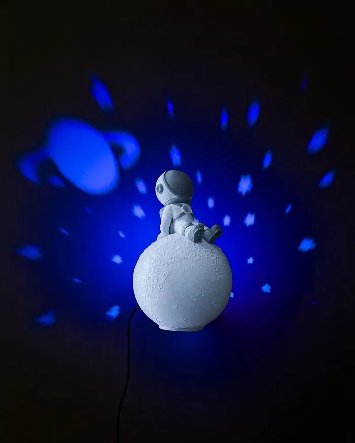 Wondering Astronaut